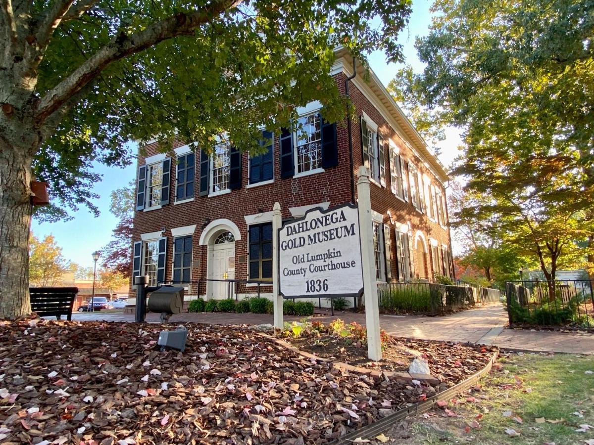 Holiday Inn Express & Suites - Dahlonega - University Area By Ihg Luaran gambar